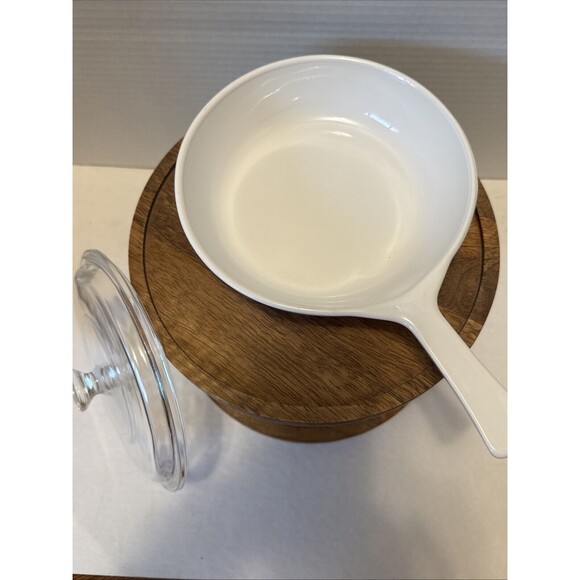 Vtg. Corning Ware, 6.5" Skillet, and Lid, 6.5" W x 10.25" w/Handle. - Picture 3 of 6